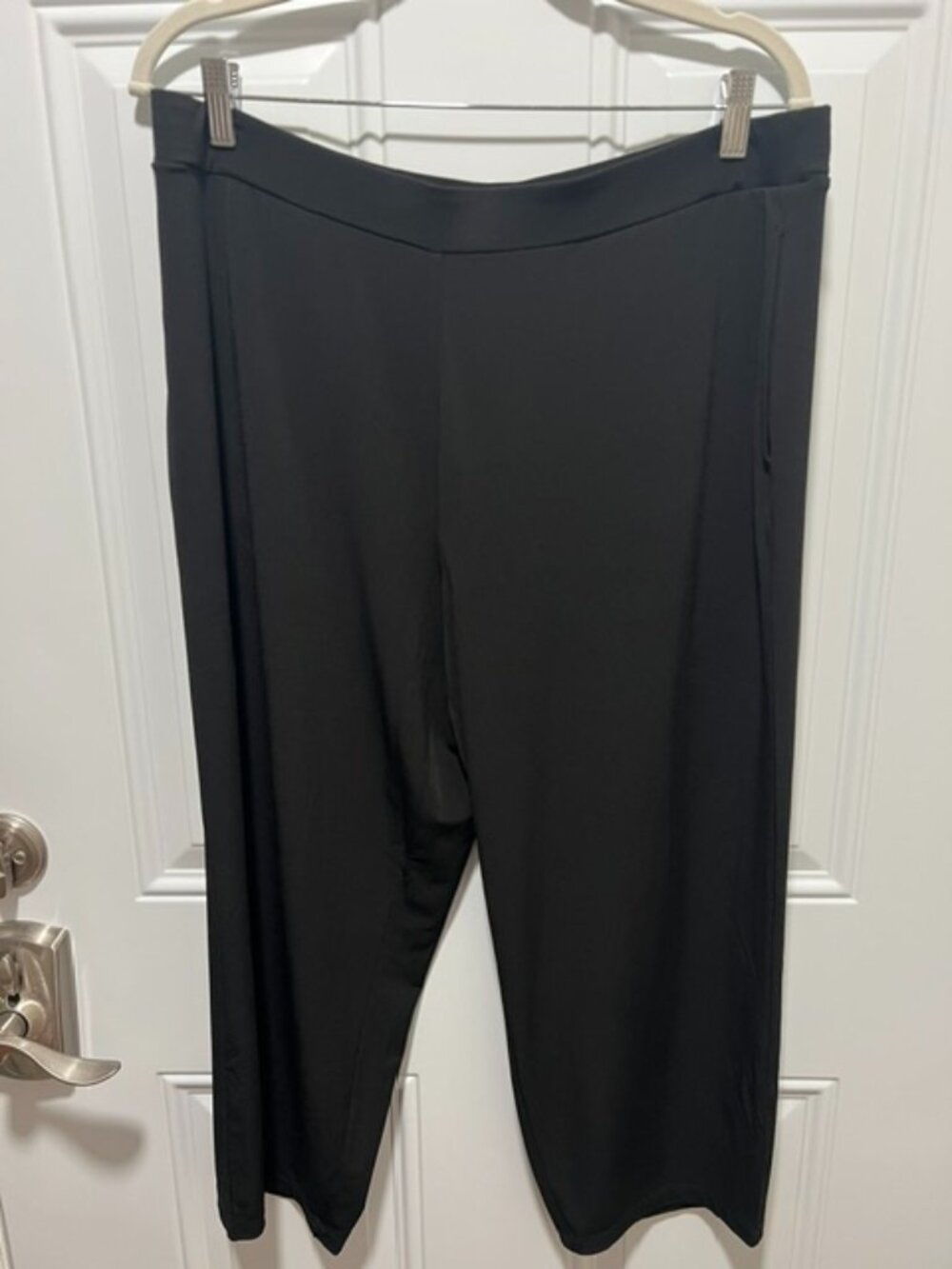 Susan Graver Every Day Petite Liquid Knit Crop Pants
